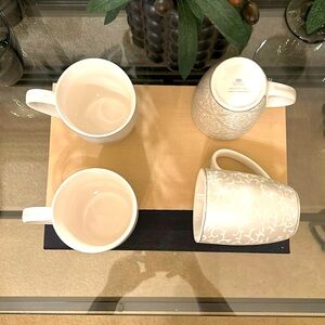 Set of 4 coffee mugs Anysley.Uk 
Gray and white unique mugs beautiful etching